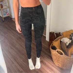 Lulu lemon Black Camouflage leggings